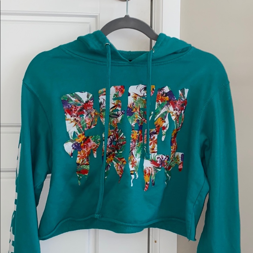 Cropped hoodie